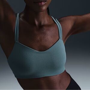 Nike Sports Bra New With Tags
Supportive, high impact, athletic, strappy